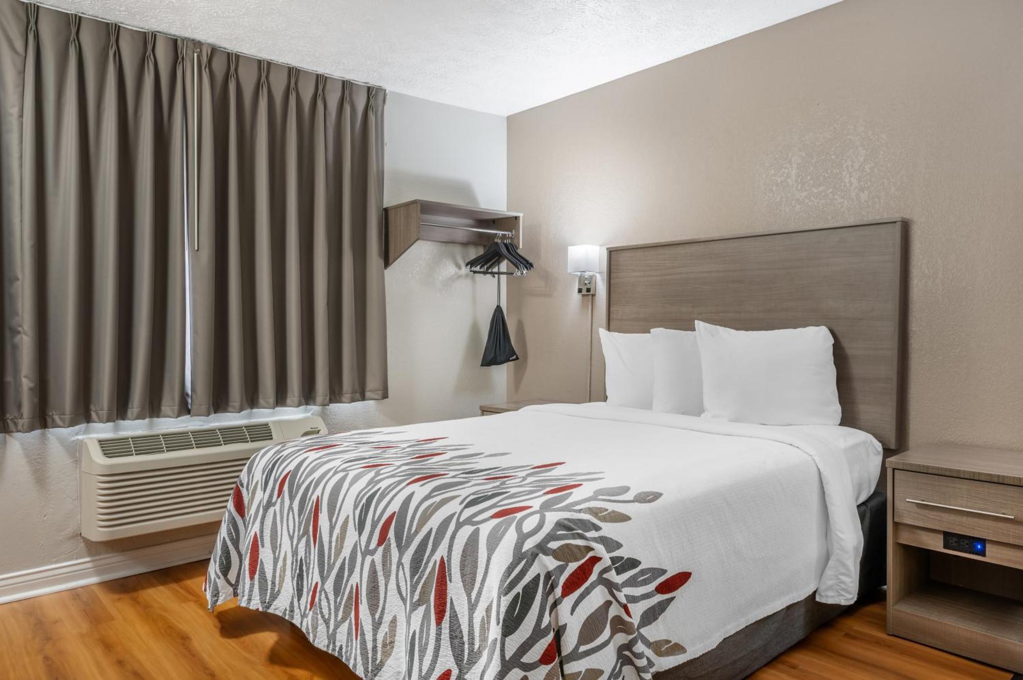 Hotel Red Roof Greencastle South - 2*