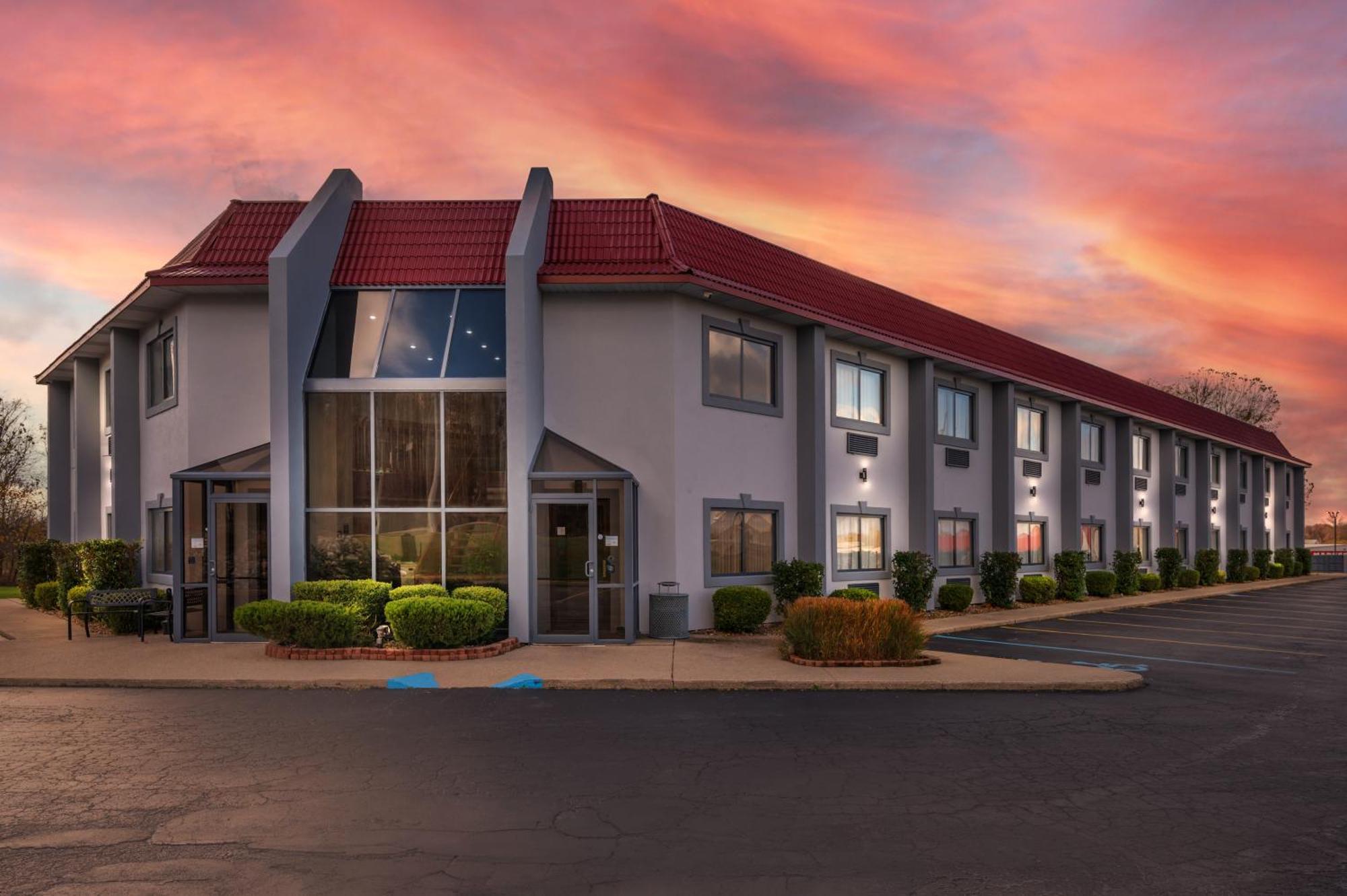 Red Roof Greencastle South - Hotel 2*